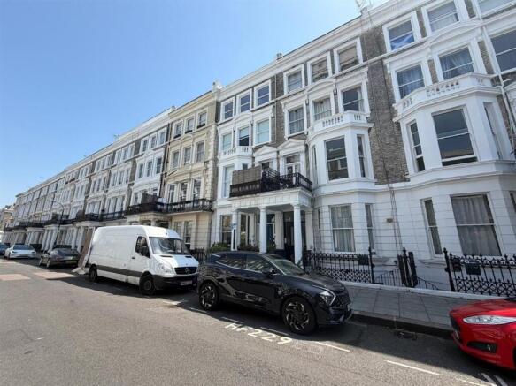 1 bed property, in Castletown Road, £265,000