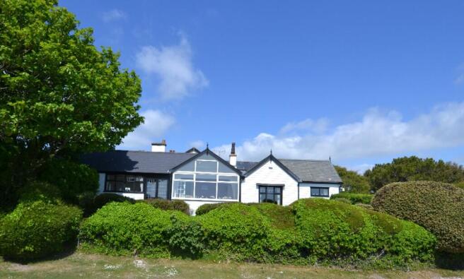 4 bed property, in St Margaret's Bay, £850,000