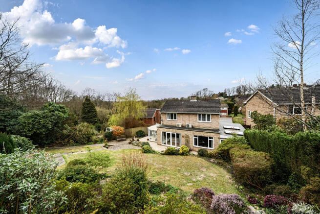 3 bed property, in Woodland Way, £900,000