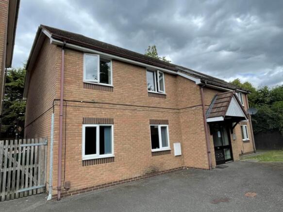 2 bed property, in Apartment 1, £80,000