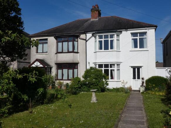 3 bed property, in Gnoll Park Road, £225,000