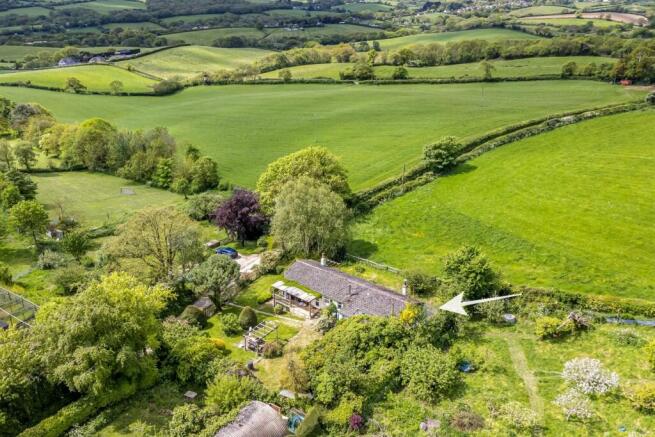 3 bed property, in Knitson, £750,000