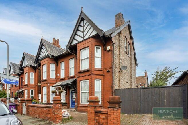 5 bed property, in Melling Road, £280,000