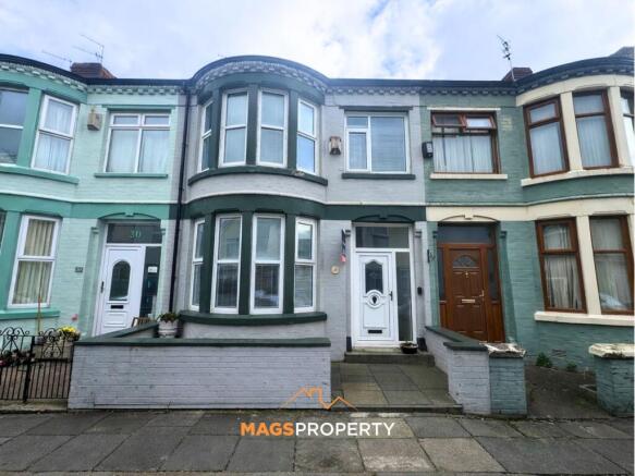 3 bed property, in Woodgreen Road, £160,000