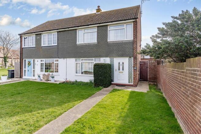 3 bed property, in Long Rock, £300,000
