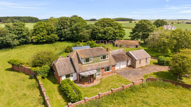 3 bed property, in Dovecote Coalshore Lane Grainthorpe Louth LN11 7JF, £430,000