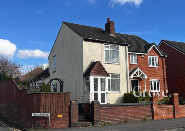 2 bed property, in Long Lane, £150,000
