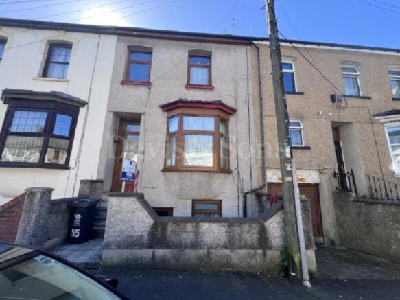 3 bed property, in Church Road, £175,000