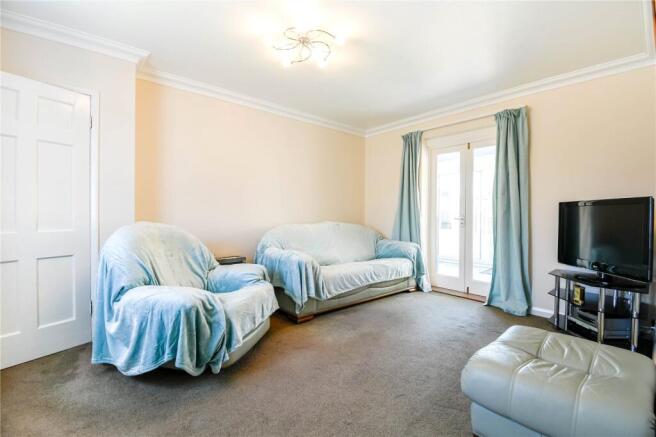 4 bed property, in The Crescent, £400,000