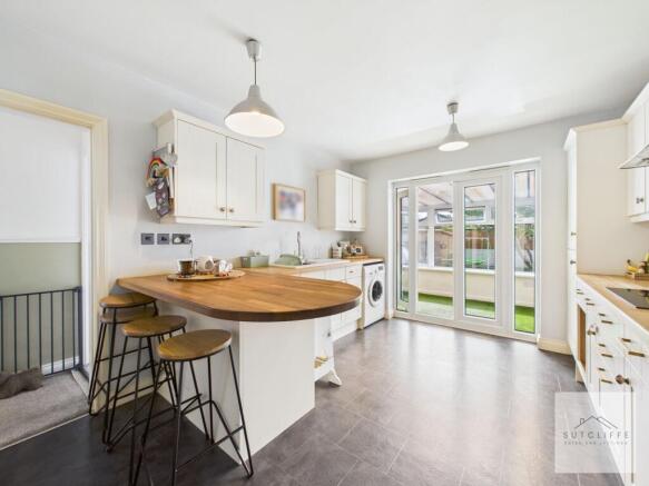 3 bed property, in Boyes Avenue, £245,000