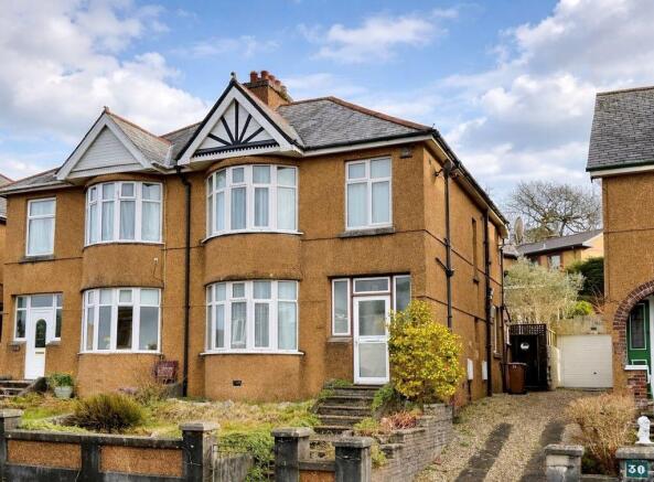 3 bed property, in Hillsdunne Road, £290,000