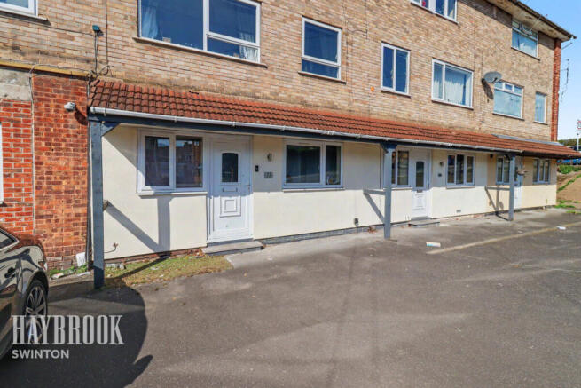 2 bed property, in Thomas Street, £75,000