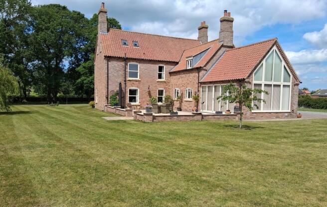 5 bed property, in Kelsey Road, £800,000