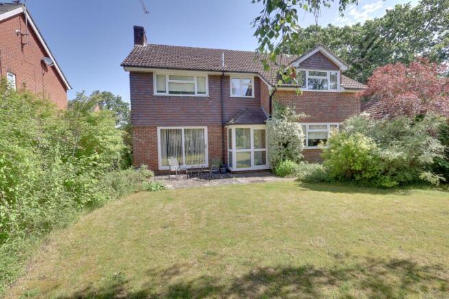 4 bed property, in FOREST ROAD, £695,000