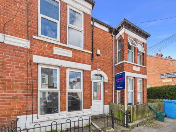 2 bed property, in Raglan Street, £85,000
