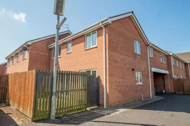 3 bed property, in Hardy Court Lytham Quays, £190,000