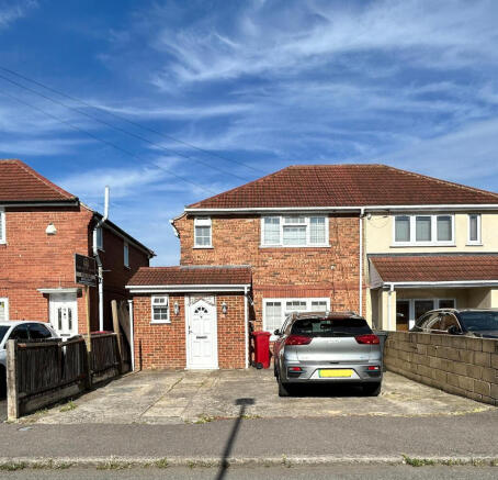 3 bed property, in Canterbury Avenue, £499,950
