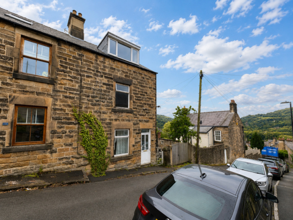 4 bed property, in New Street, £160,000
