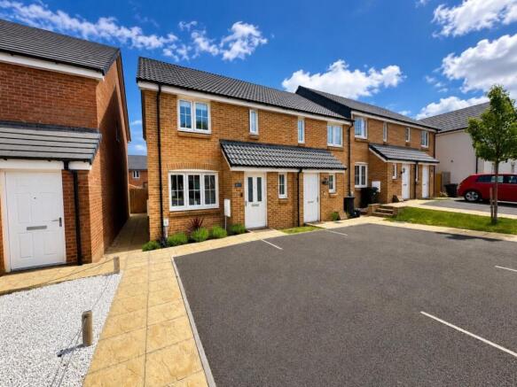 3 bed property, in Tawcroft Way, £269,500