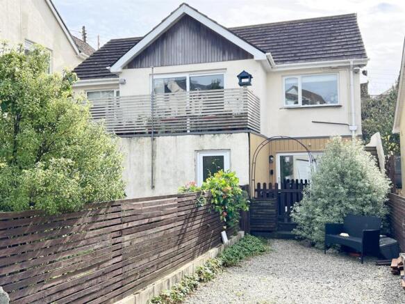5 bed property, in Mevagissey, £525,000