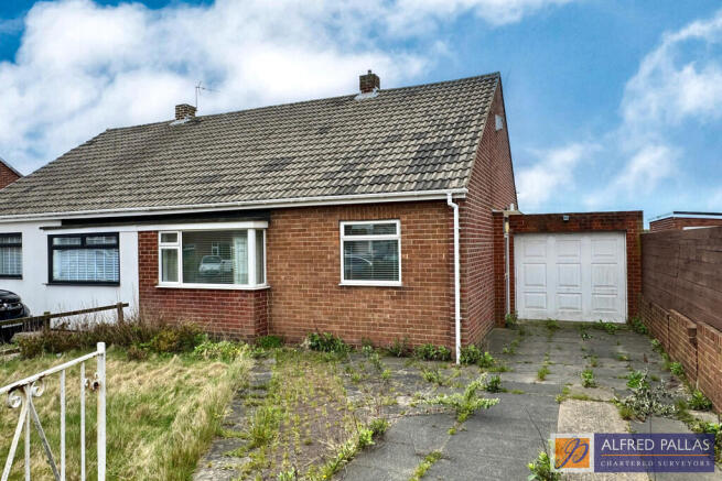 2 bed property, in Carlton Crescent, £152,950