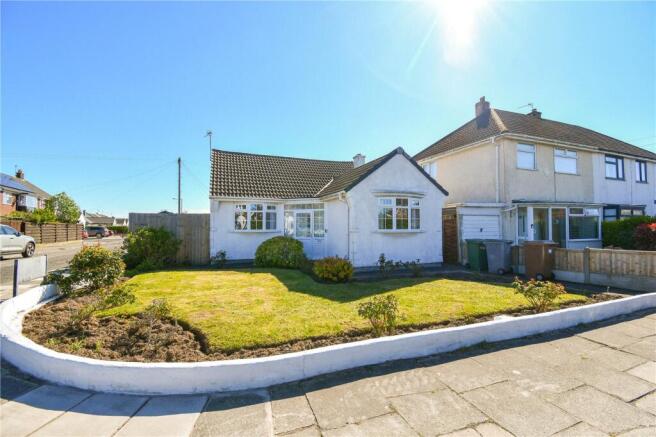 2 bed property, in Pensby Road, £300,000