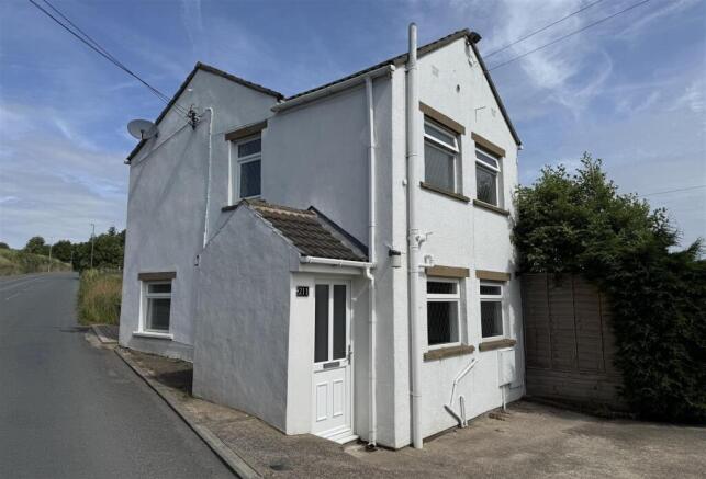 2 bed property, in Cumberworth Lane, £180,000