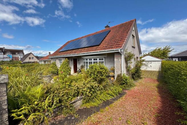 2 bed property, in Abercorn Crescent, £210,000