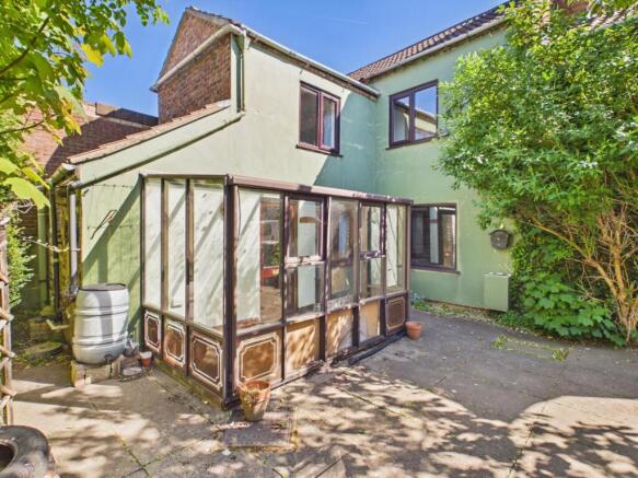 3 bed property, in 6 South Street Court, £120,000
