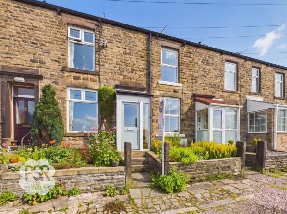 2 bed property, in Knoll Street, £265,000