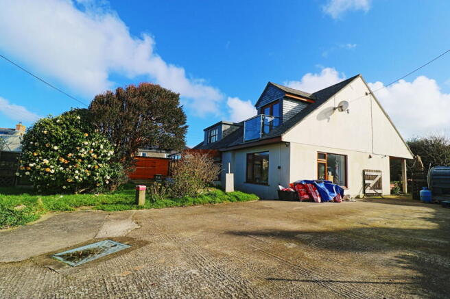 3 bed property, in Jubilee Place, £215,000
