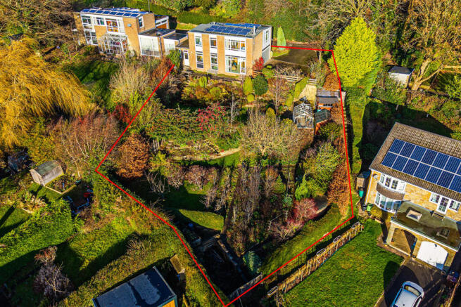 5 bed property, in 5 Canterbury Crescent, £725,000