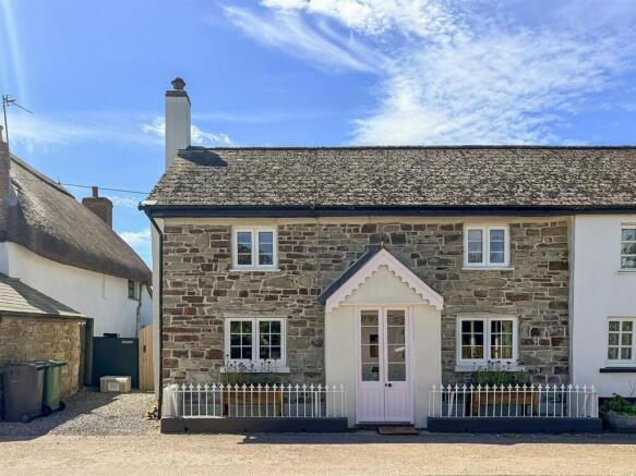 3 bed property, in Chittlehamholt, £325,000