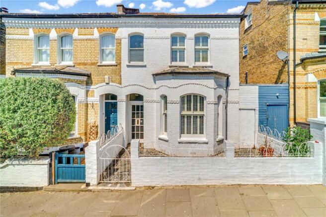 3 bed property, in Wakehurst Road SW11, £1,425,000
