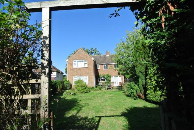 5 bed property, in Station Road, £750,000