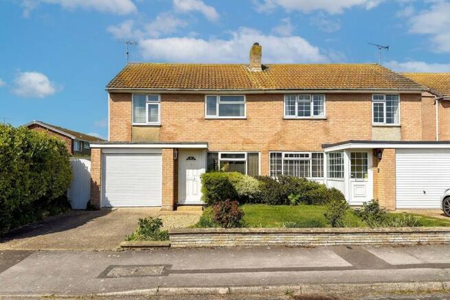 3 bed property, in Mallon Dene, £435,000