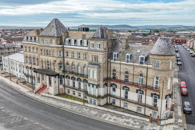 3 bed property, in Newcomen Terrace, £200,000