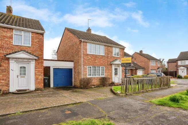 3 bed property, in Roundway, £360,000