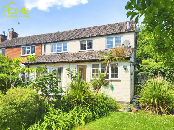 2 bed property, in Leicester Road, £300,000