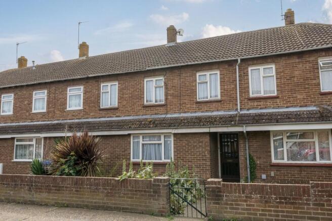 3 bed property, in Brook Road, £290,000