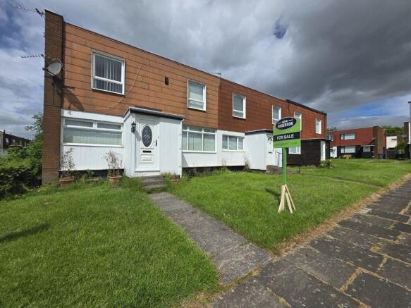 3 bed property, in Allensgreen, £60,000
