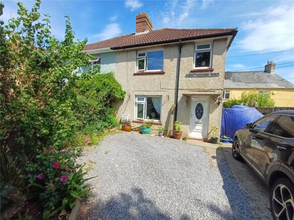 3 bed property, in Court Orchard Road, £275,000