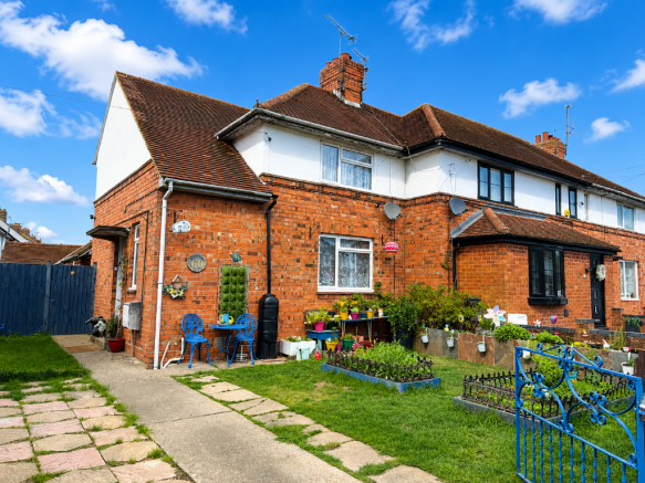 2 bed property, in Ridgmont, £235,000