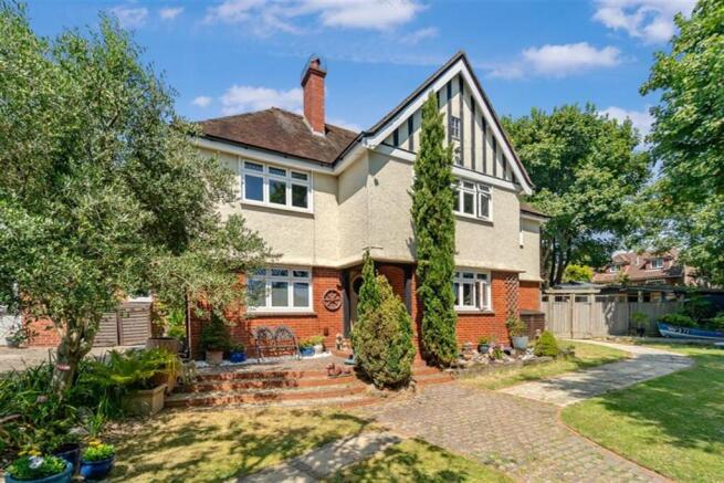 5 bed property, in Bramble Lane, £900,000