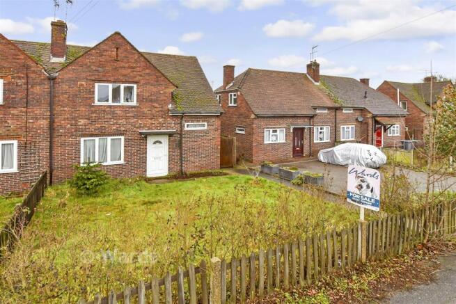 3 bed property, in Sturry Road, £230,000