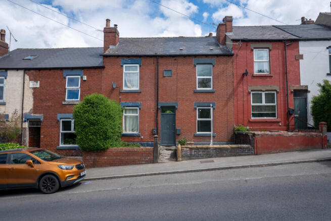 3 bed property, in Richards Road, £215,000