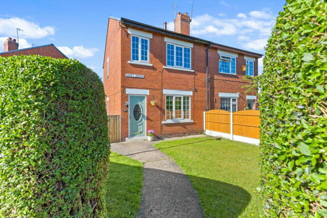 3 bed property, in Croft Avenue, £170,000