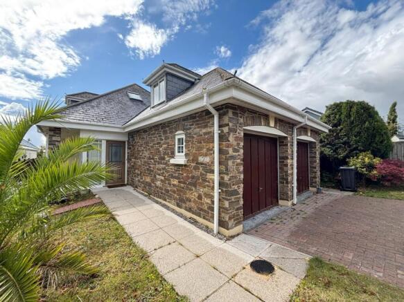 4 bed property, in Brockhurst Park, £550,000