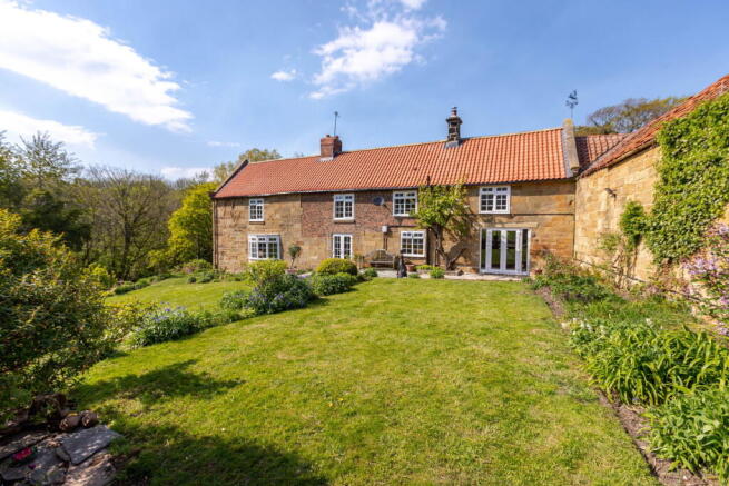 4 bed property, in Busby Lane, £995,000