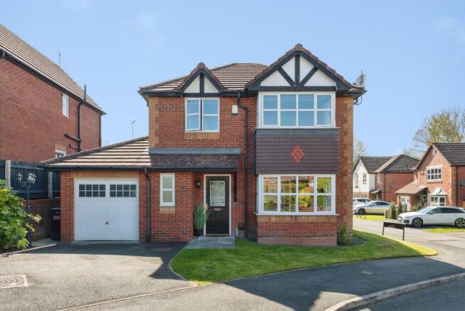4 bed property, in Rhuddlan Road, £365,000